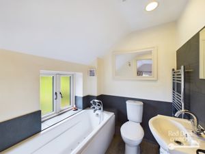 Ensuite- click for photo gallery